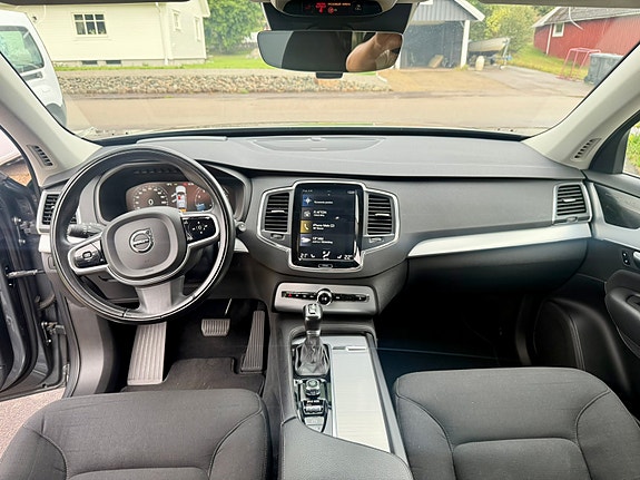 Volvo XC90 11 of 17