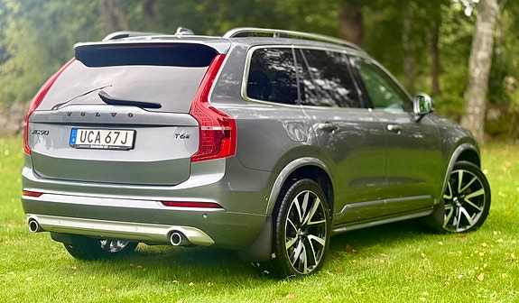 Volvo XC90 5 of 17