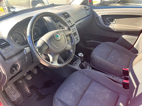 Skoda Fabia 2 of 8