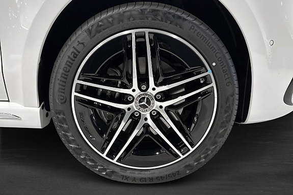 Mercedes-Benz V300 d 5 of 14