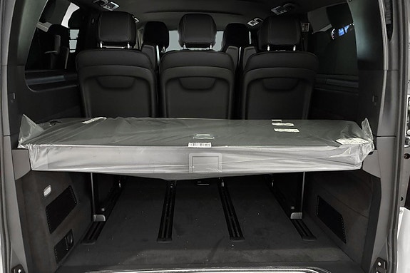 Mercedes-Benz V300 d 14 of 14