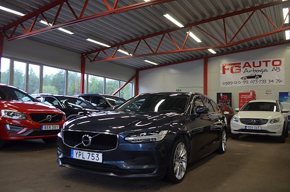 Volvo V90 2 of 25