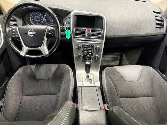 Volvo XC60 14 of 23