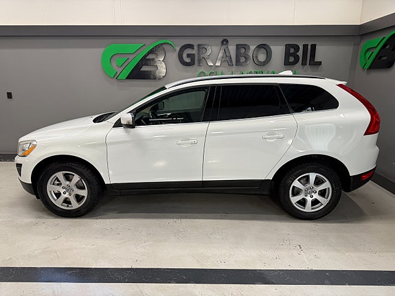 Volvo XC60 2 of 23
