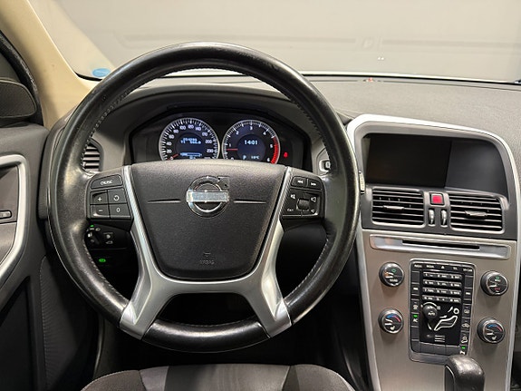 Volvo XC60 15 of 23