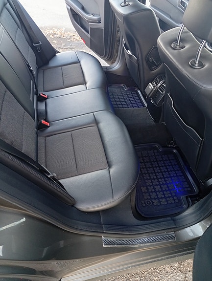 Mercedes-Benz E220 10 of 11