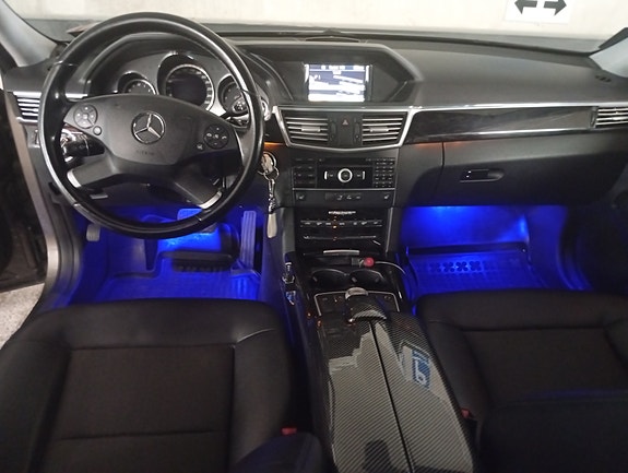 Mercedes-Benz E220 5 of 11