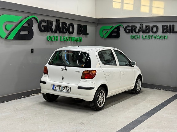 Toyota Yaris 5 of 18