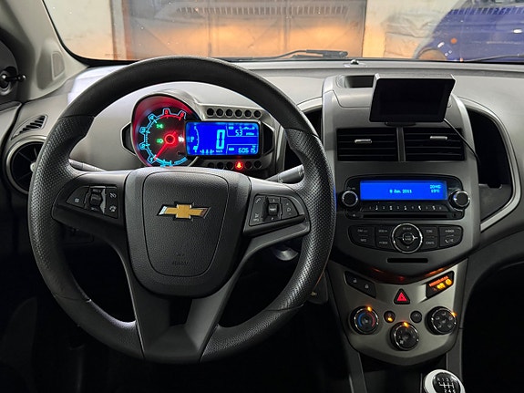 Chevrolet Aveo 12 of 17