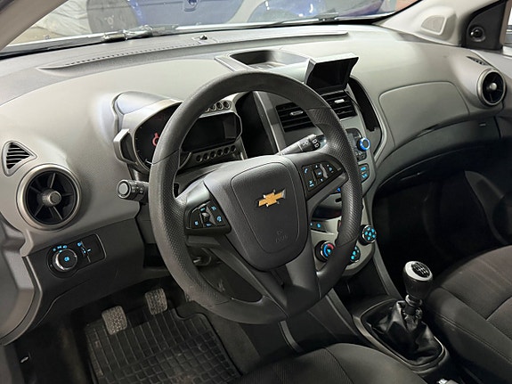 Chevrolet Aveo 13 of 17