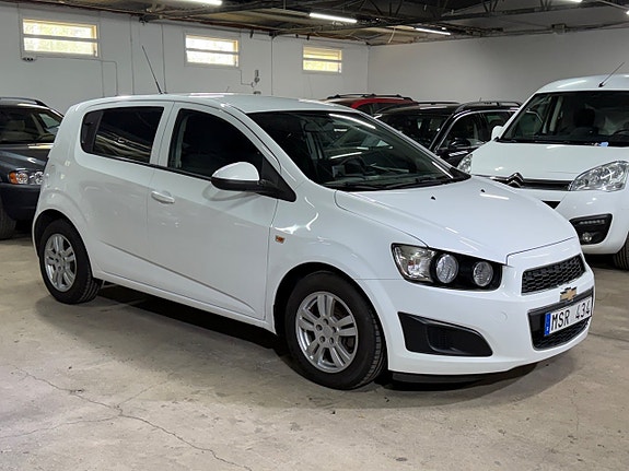Chevrolet Aveo 2 of 17