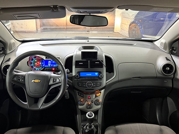 Chevrolet Aveo 11 of 17