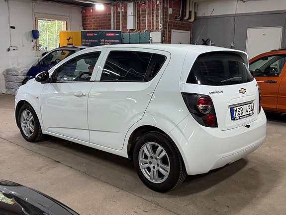 Chevrolet Aveo 4 of 17
