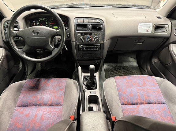 Toyota Avensis 13 of 19