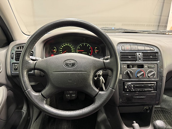 Toyota Avensis 14 of 19