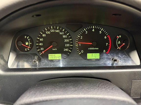 Toyota Avensis 16 of 19