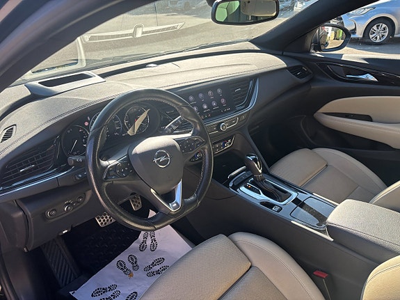 Opel Insignia 22 of 30