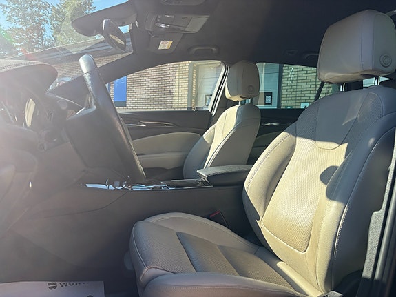 Opel Insignia 21 of 30