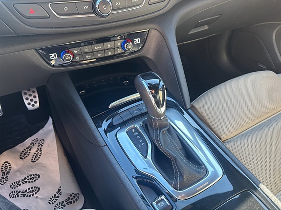 Opel Insignia 14 of 30