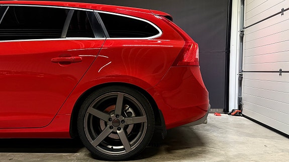 Volvo V60 8 of 29