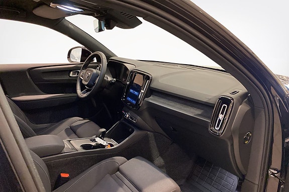 Volvo EX40 9 of 13