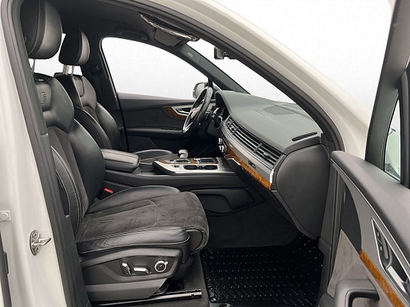 Audi Q7 10 of 30