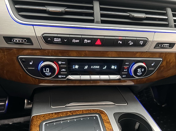 Audi Q7 24 of 30