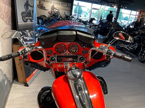 Harley-Davidson Electra Glide Ultra 5 of 8