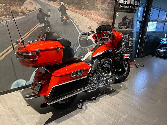 Harley-Davidson Electra Glide Ultra 7 of 8
