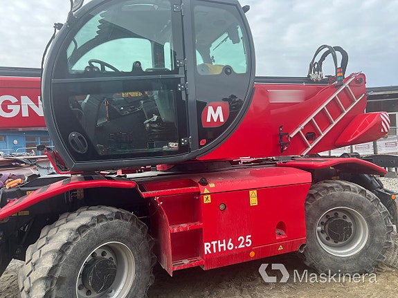 Teleskoplastare Magni RTH6.25 med redskap 13 of 27