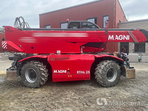Teleskoplastare Magni RTH6.25 med redskap 8 of 27