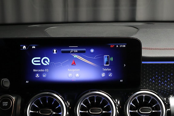Mercedes-Benz EQB300 22 of 27