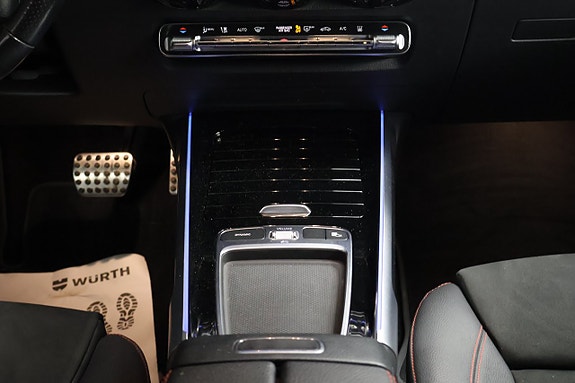 Mercedes-Benz EQB300 25 of 27