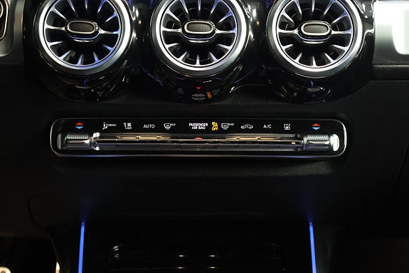 Mercedes-Benz EQB300 24 of 27