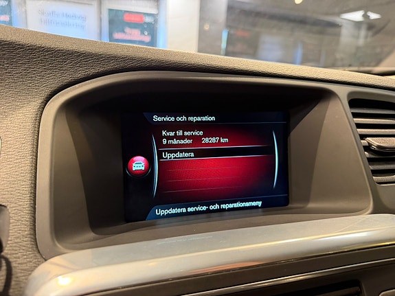 Volvo V60 Cross Country 15 of 27