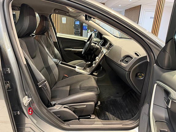 Volvo V60 Cross Country 21 of 27
