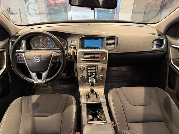 Volvo V60 Cross Country 9 of 27