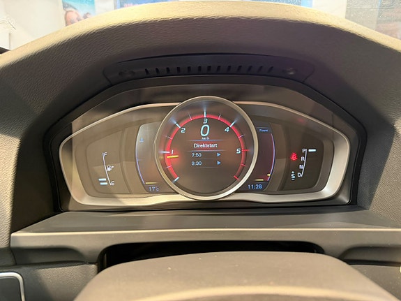 Volvo V60 Cross Country 11 of 27