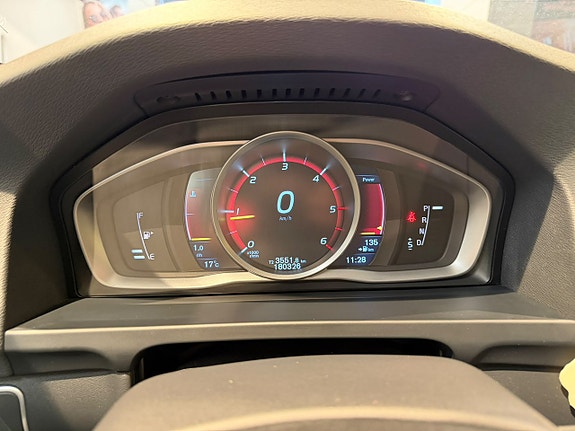 Volvo V60 Cross Country 12 of 27