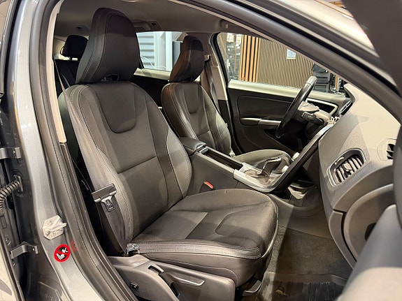 Volvo V60 Cross Country 22 of 27