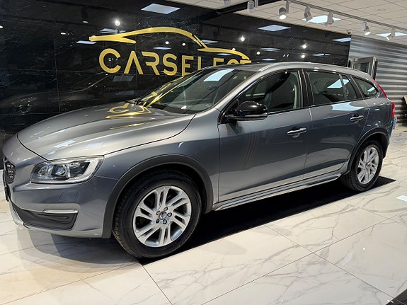 Volvo V60 Cross Country 2 of 27