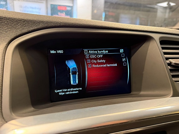 Volvo V60 Cross Country 14 of 27