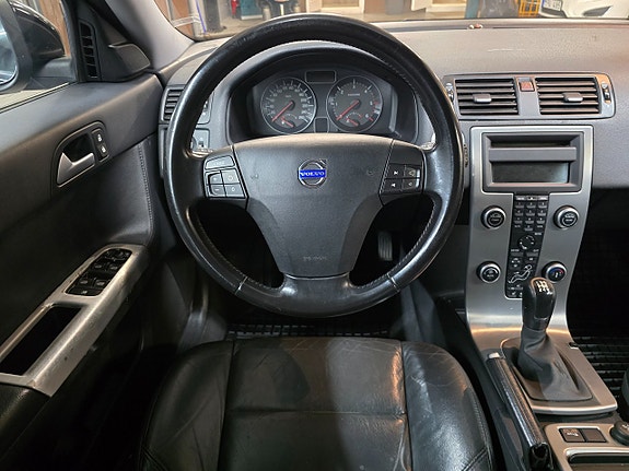 Volvo V50 7 of 9