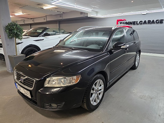 Volvo V50 2 of 9
