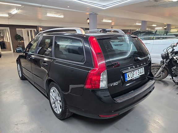 Volvo V50 3 of 9
