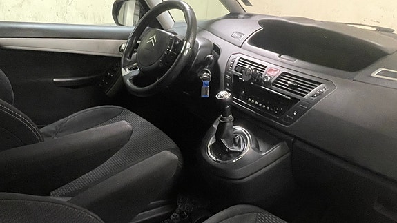 Citroen Grand C4 Picasso 6 of 9