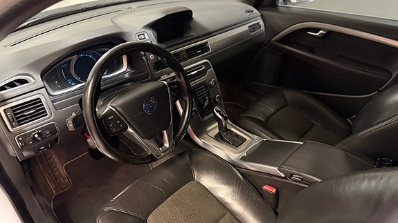 Volvo V70 17 of 28