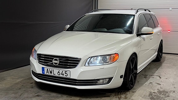 Volvo V70 4 of 28