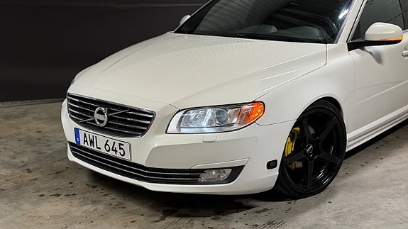 Volvo V70 2 of 28