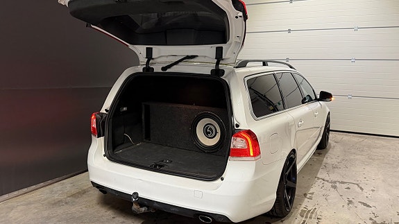 Volvo V70 13 of 28